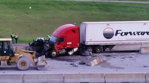 Why You Need the Best 18 Wheeler Accident Lawyer After a Crash